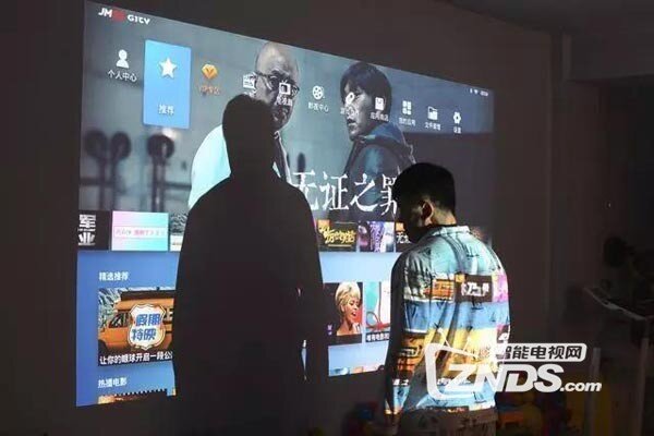 坚果V8评测：外观简洁，符合高品质人群设定