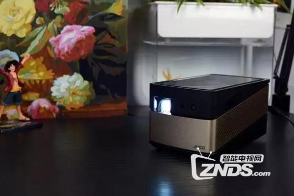 坚果V8评测：外观简洁，符合高品质人群设定
