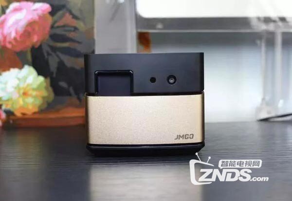 坚果V8评测：外观简洁，符合高品质人群设定