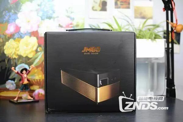 坚果V8评测：外观简洁，符合高品质人群设定