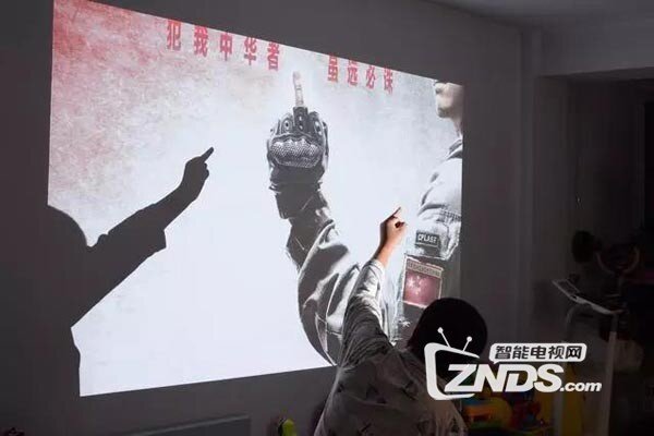 坚果V8评测：外观简洁，符合高品质人群设定