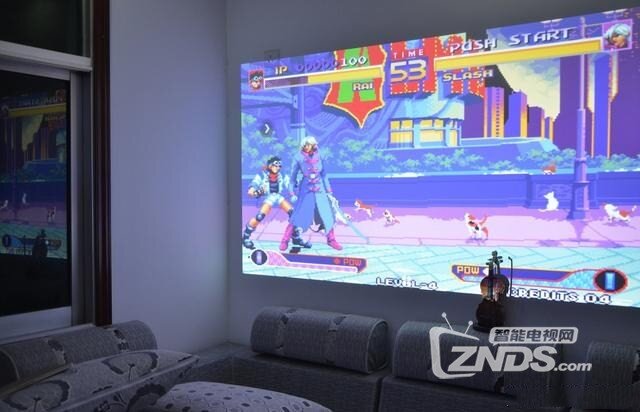 白天也能看？坚果“300英寸”新品投影体验
