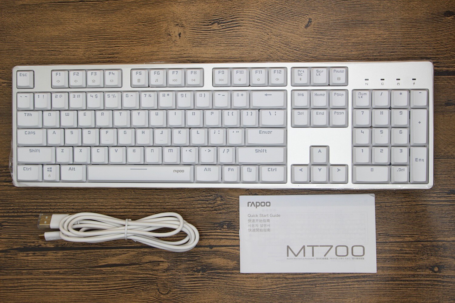 三模设计轻盈触感雷柏mt700多模背光机械键盘拆解评测