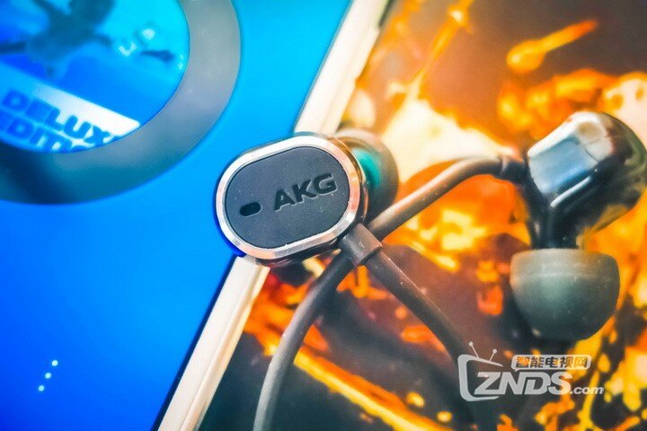 体验AKG N20NC降噪耳机-与音乐同行,噪音走