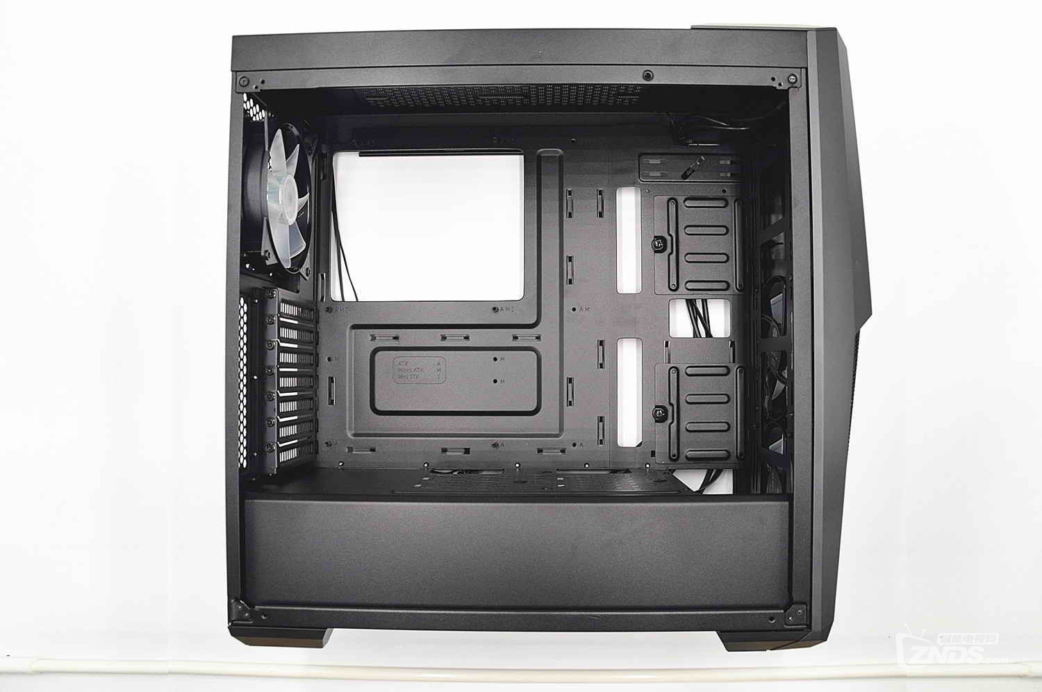 小黄人:厉害了我的空调屋!你!过来啊!-毁灭者三代机箱.