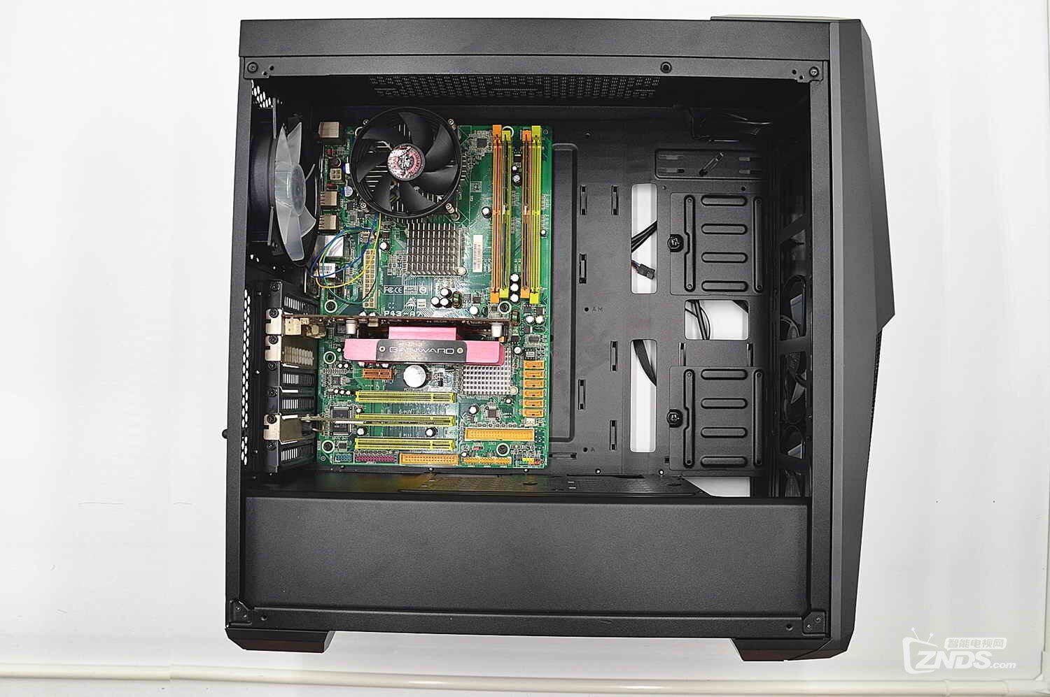 小黄人:厉害了我的空调屋!你!过来啊!-毁灭者三代机箱.