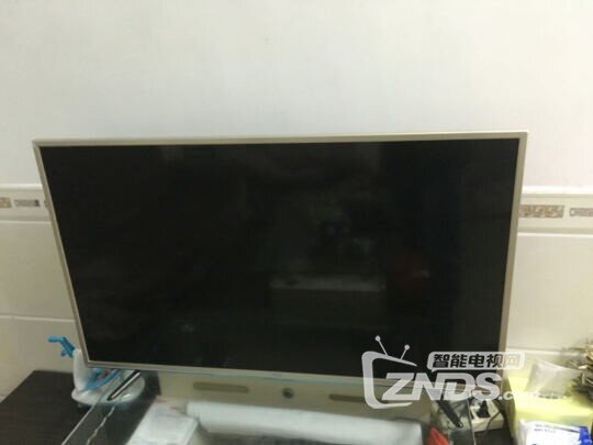 没钱买了个43英寸TCL D43A810电视
