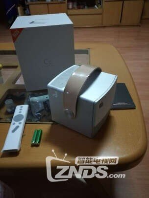 极米cc投影仪使用评价 家庭影院的简易版