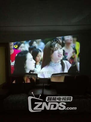 极米cc投影仪使用评价 家庭影院的简易版