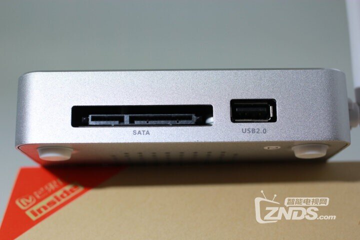 海美迪Q5可以用SATA线直连裸盘放片，同类产品已经不多了