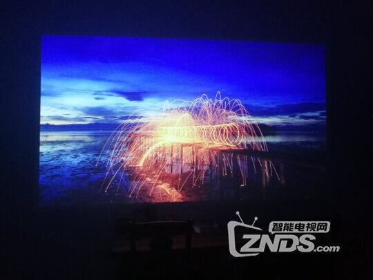 极米Z6投影仪使用评价 出差居家必选之物