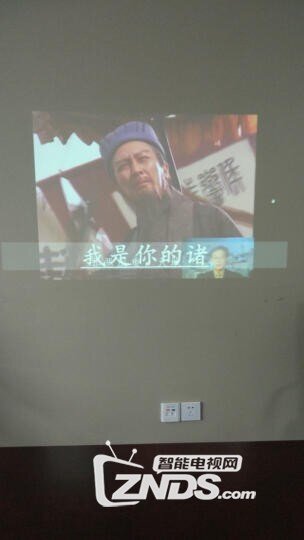 飞利浦PPX4935：HDMI线太短了，太短了