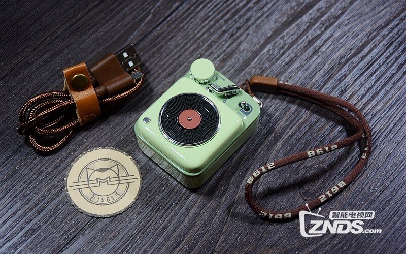 想象不到的小巧和好音质猫王原子唱机B612突