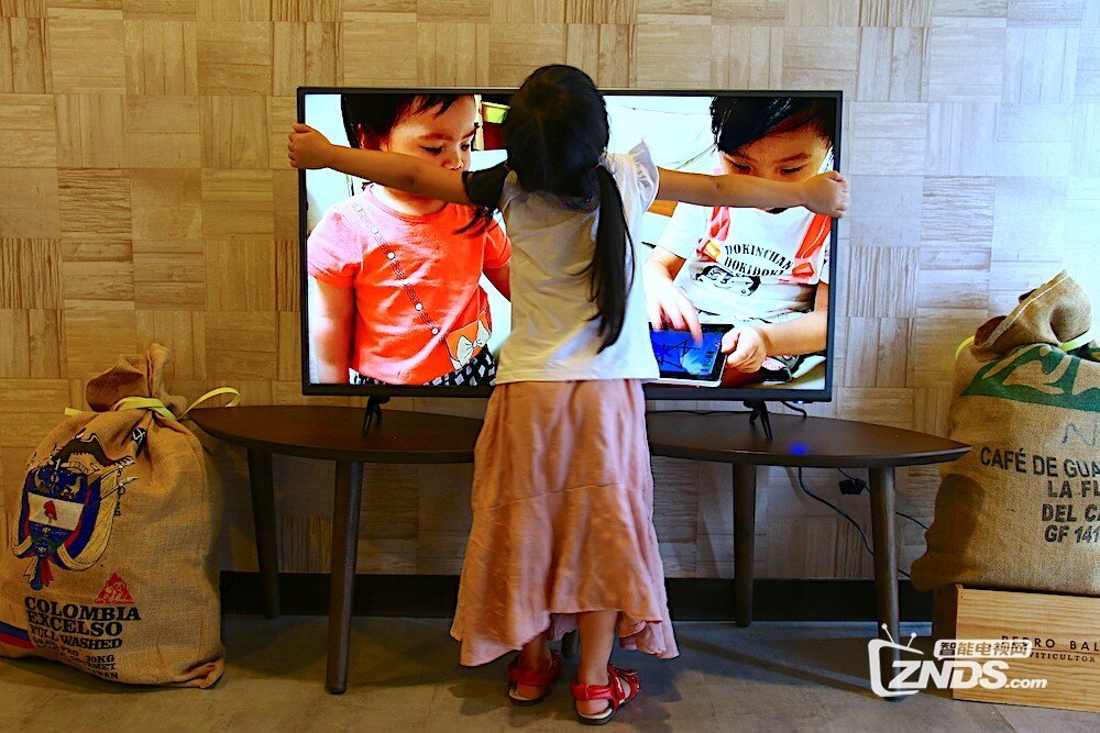 tv-c40-500-unboxing-review-showcha-4.jpg