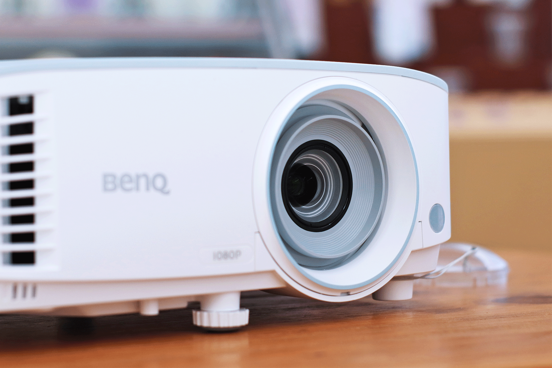 明基i705评测:外观方面足够漂亮小巧居家