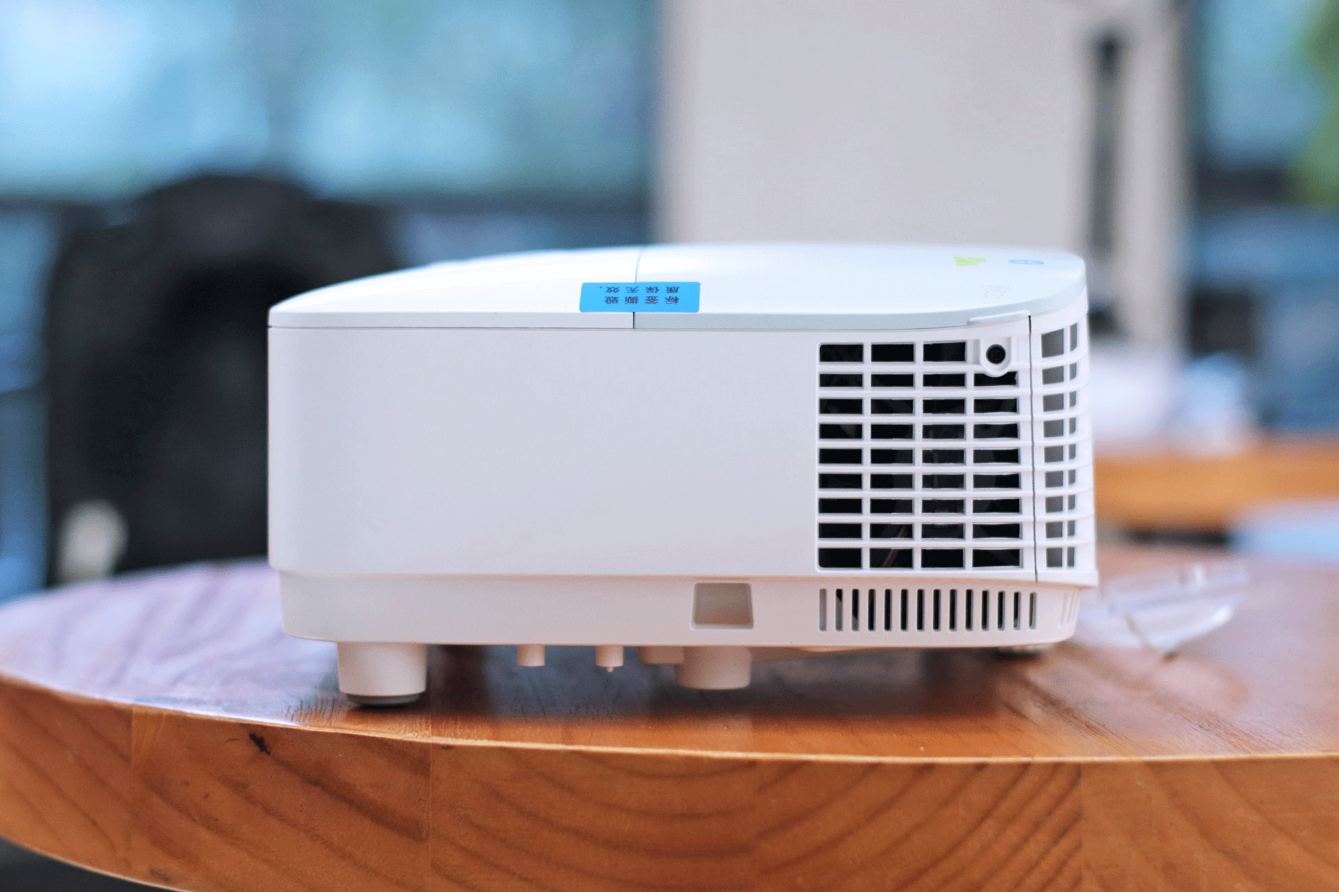 明基i705评测:外观方面足够漂亮小巧居家