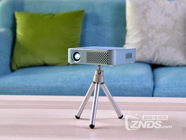 性能全面应用场景丰富 微鲸e2智能便携投影机评测