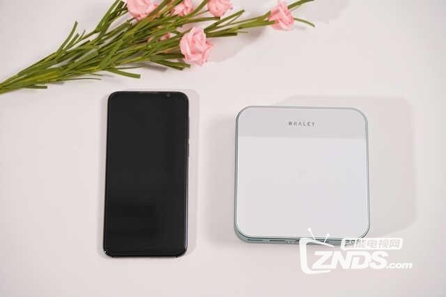 微鲸E2新品投影评测：机身精致小巧设计容易便携