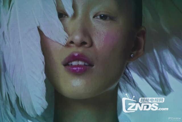 微鲸E2新品投影评测：机身精致小巧设计容易便携
