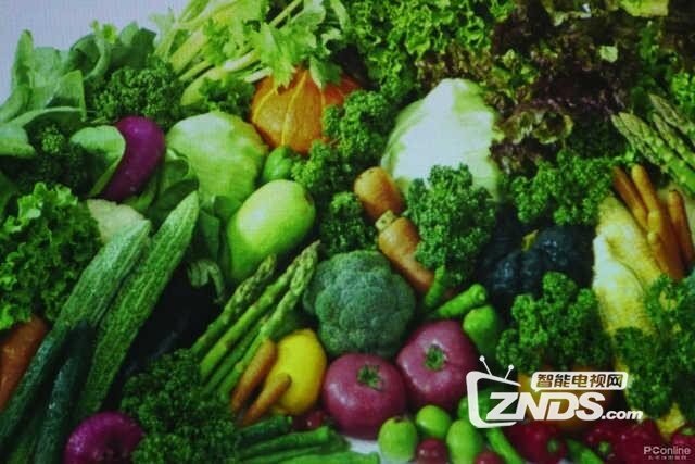 微鲸E2新品投影评测：机身精致小巧设计容易便携