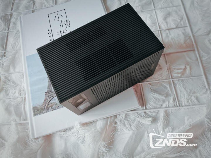 当贝投影C1工作的好帮手 颜值超高