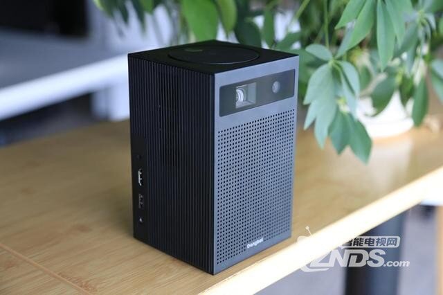 当贝投影C1便携式投影评测：家用便携两不误