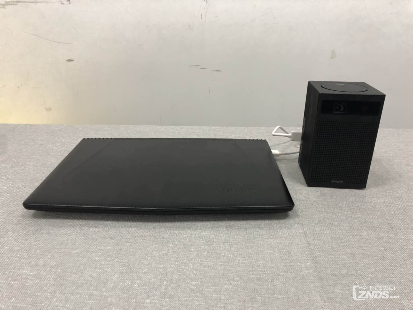 微型投影仪连接电脑的操作方法