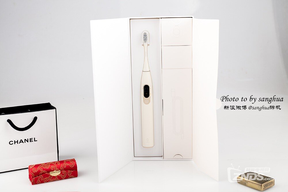 可视化刷牙 Oclean X触屏电动牙刷拆解