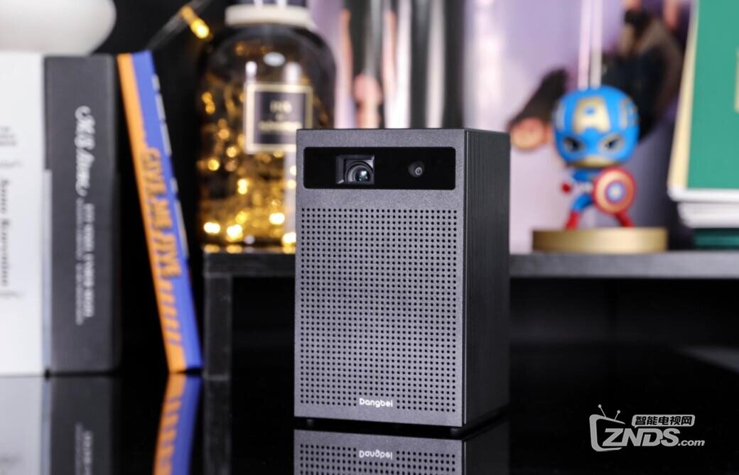 坚果T9新品问世，自带插卡功能支持4G全网通