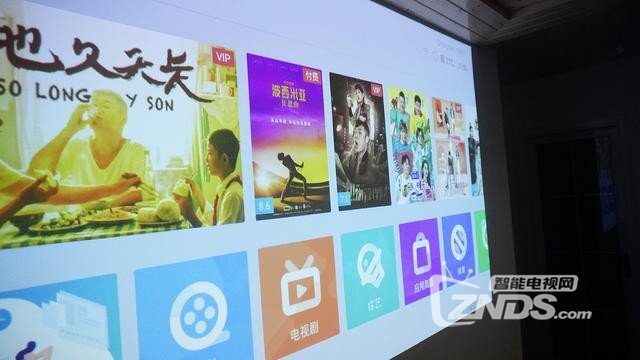 当贝投影D1打造属于你自己的私人家庭影院