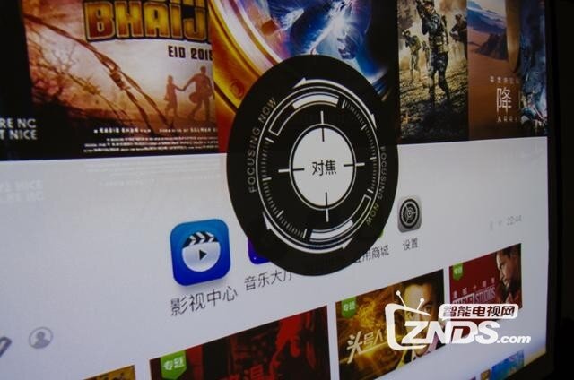 坚果L2X对比爱普生CB-X05，哪个在操作层面更顺手？