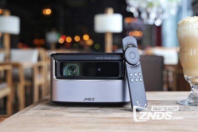 坚果J7评测：漫反射技术，可以避免光线直接射入眼睛
