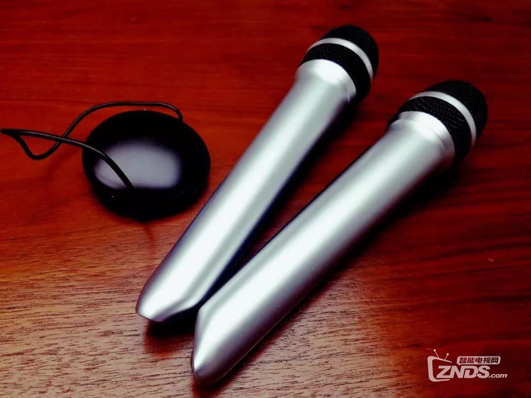 大眼橙投影仪怎么在家K歌