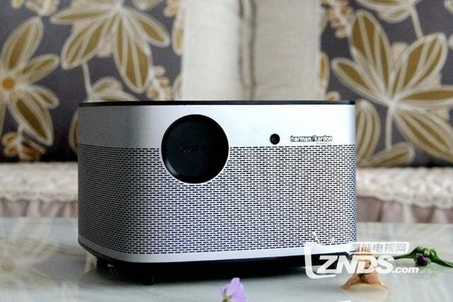 坚果J9与极米H2测评对比 提供一下选购参考