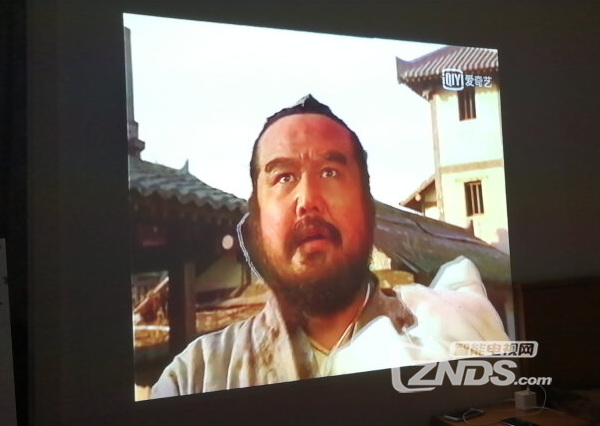 微鲸投影仪太差了，质量不靠谱经常死机