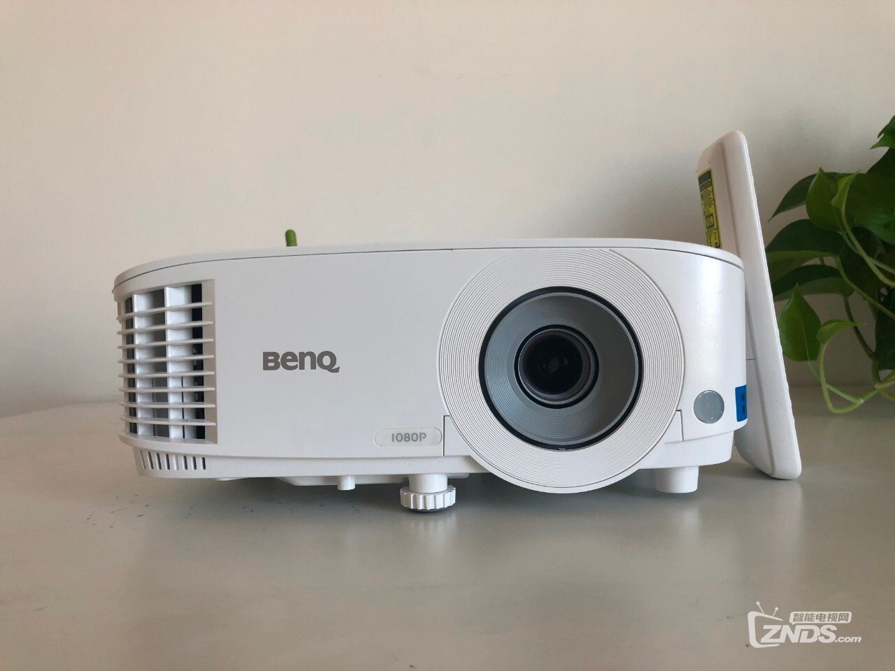 明基E580投影仪评测：办公室的小霸王！