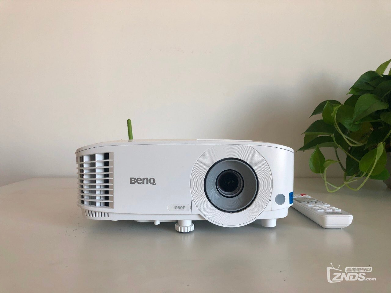 明基E580投影仪评测：办公室的小霸王！