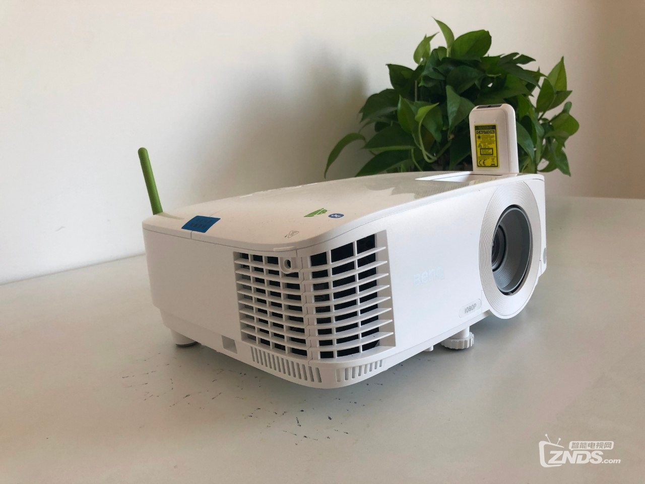 明基E580投影仪评测：办公室的小霸王！