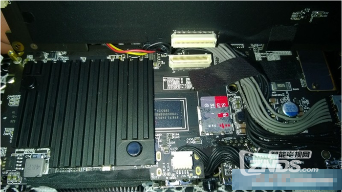 坚果p1拆机图解教程拆机扩容攻略