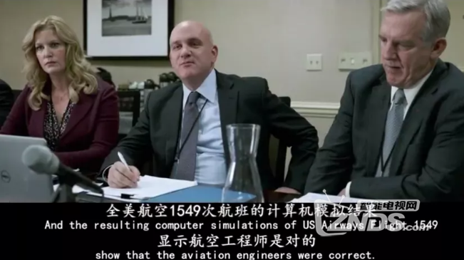 万米高空完成史诗迫降！超级英雄不是只在电影中！