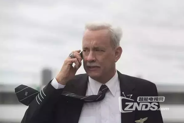 万米高空完成史诗迫降！超级英雄不是只在电影中！