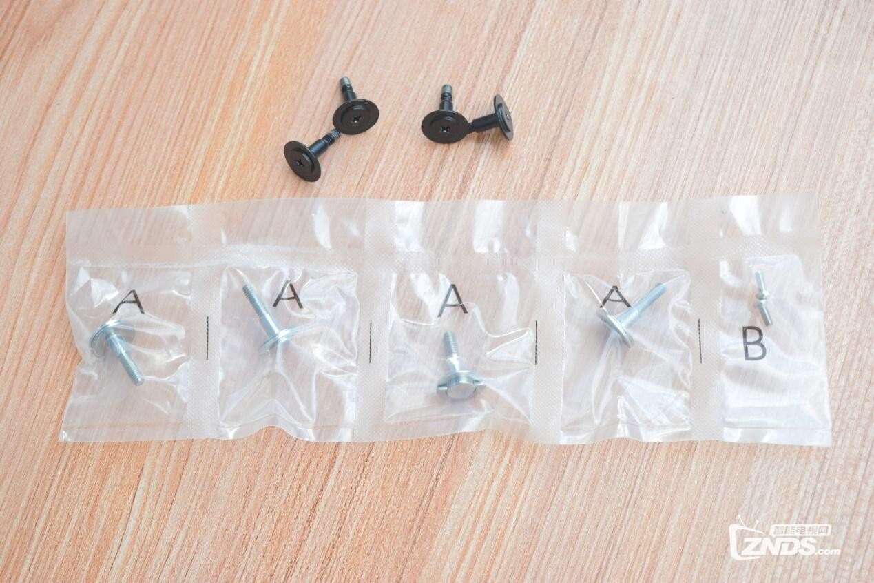 乐视X55钢铁侠限量纪念版怎么样？开箱实测！