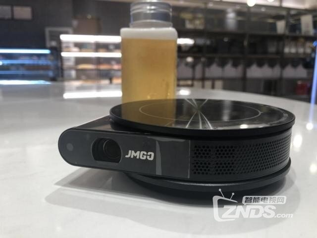 坚果T9投影仪评测：能插电话卡很新颖但性价比稍低