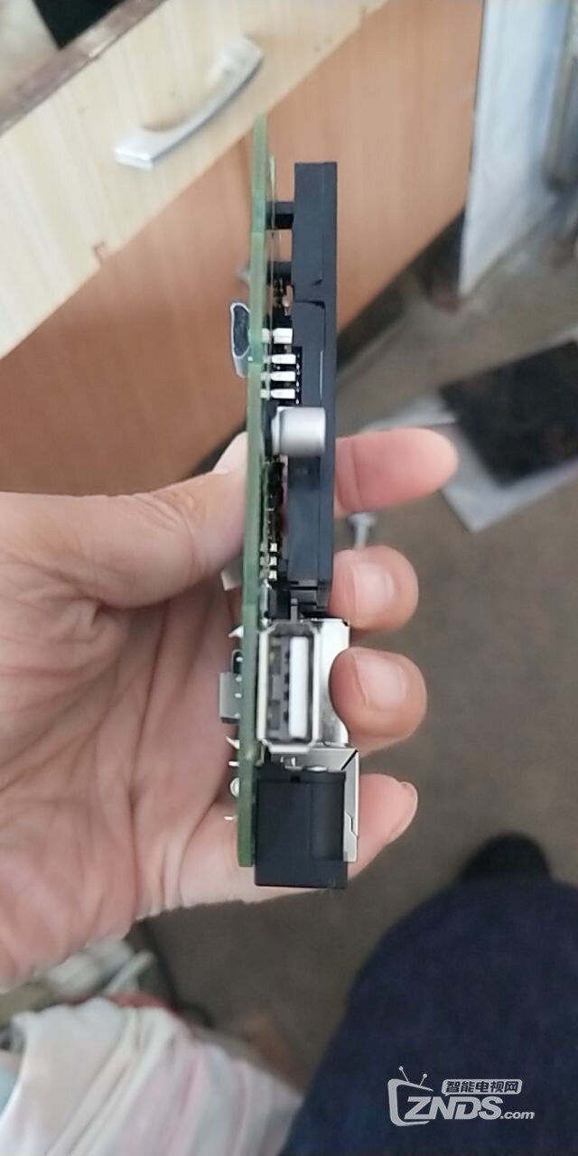 有哪位知道海信小方DB808HC怎么刷机。
