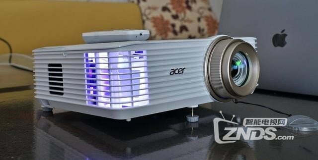 宏碁V7500+深度评测：出众色彩+灵活投射比,白天效果一般