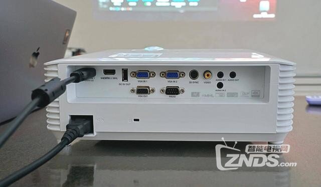 宏碁V7500+深度评测：出众色彩+灵活投射比,白天效果一般