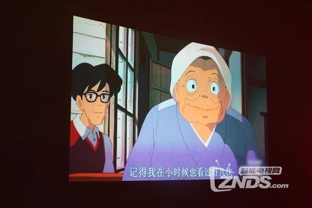 宏碁V7500+深度评测：出众色彩+灵活投射比,白天效果一般