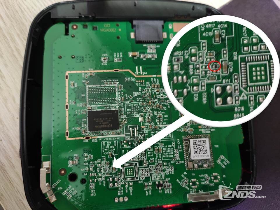短接flash背面的4C13旁边黑色电阻.jpg