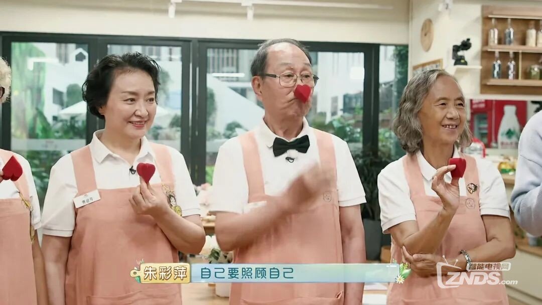黄渤被奶奶"吐槽"颜值, 这么暖的《忘不了餐厅》别忘了看