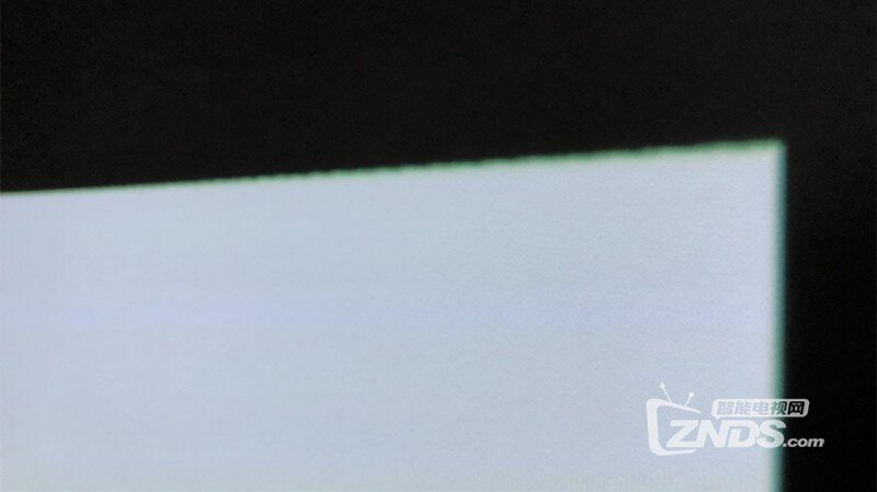投影仪侧投画面出现锯齿状边缘是什么情况？怎么解...